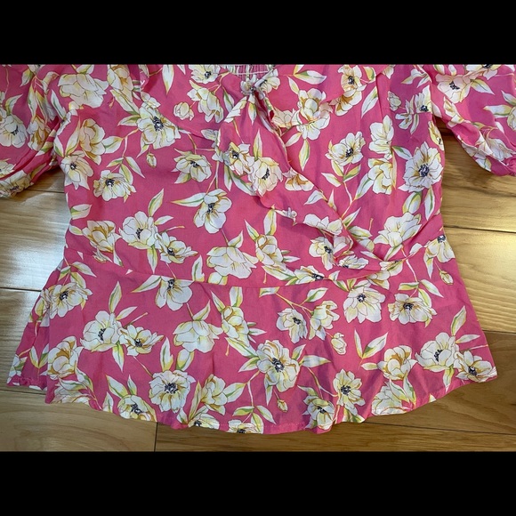 Lush Pink and Yellow Floral Cold Shoulders Blouse Sz Large - Picture 5 of 7